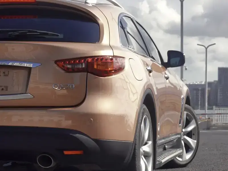 2013 Infiniti QX70 с пробегом 124 000 км