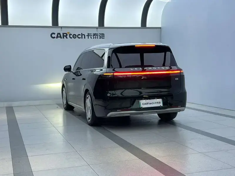 2026 Leapmotor D19 с пробегом 11 700 км