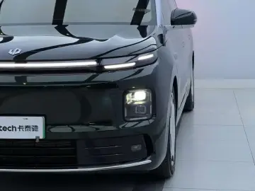 2026 Leapmotor D19 с пробегом 11 700 км
