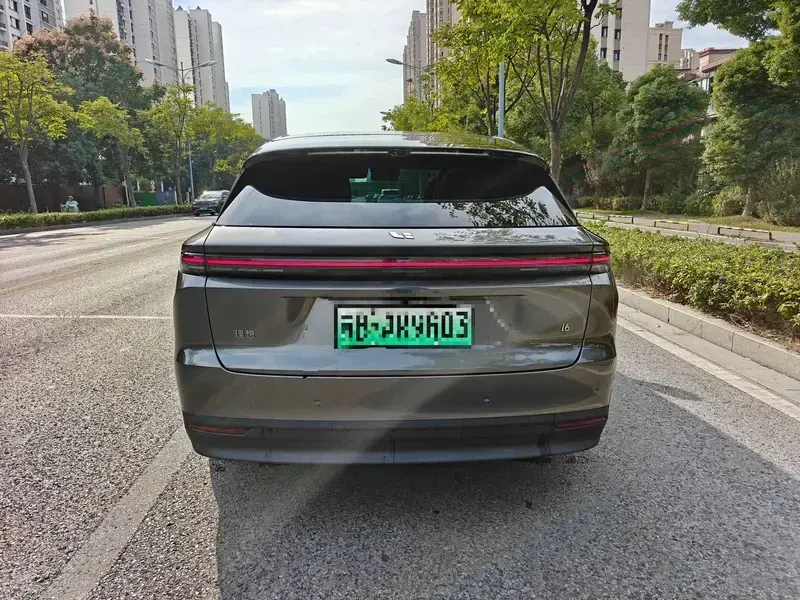 2025 Li Auto (Lixiang) i6 с пробегом 4 000 км