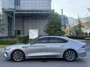 2024 Lincoln Z с пробегом 26 000 км
