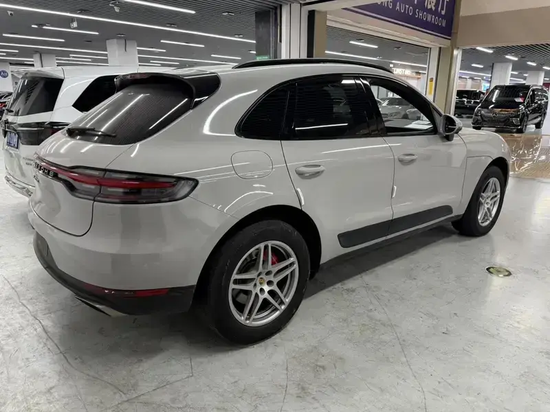 2021 Porsche Macan с пробегом 67 000 км