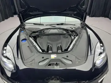 2023 Porsche Panamera с пробегом 38 000 км