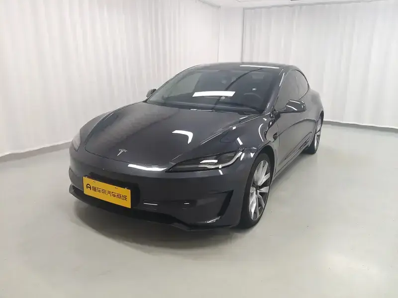 2023 Tesla Model 3 с пробегом 81 900 км