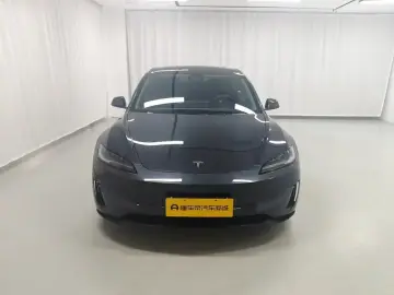 2023 Tesla Model 3 с пробегом 81 900 км