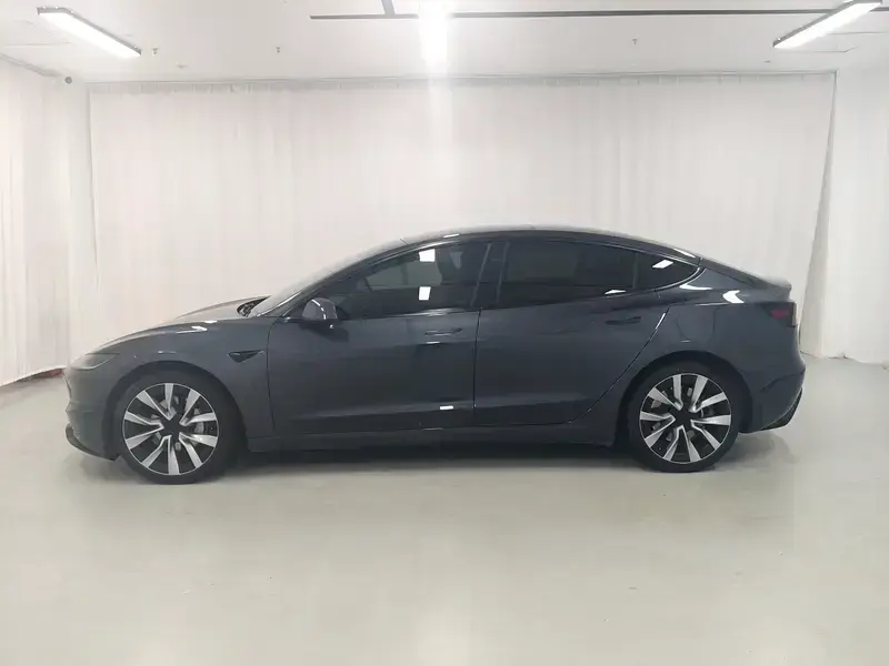 2023 Tesla Model 3 с пробегом 81 900 км