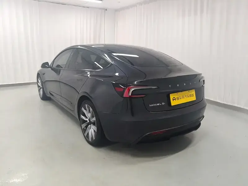 2023 Tesla Model 3 с пробегом 81 900 км