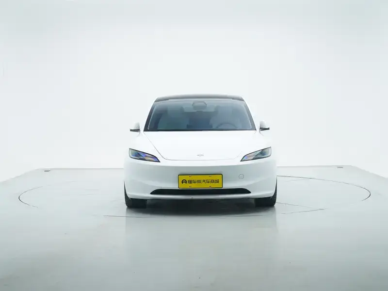 2023 Tesla Model 3 с пробегом 54 100 км