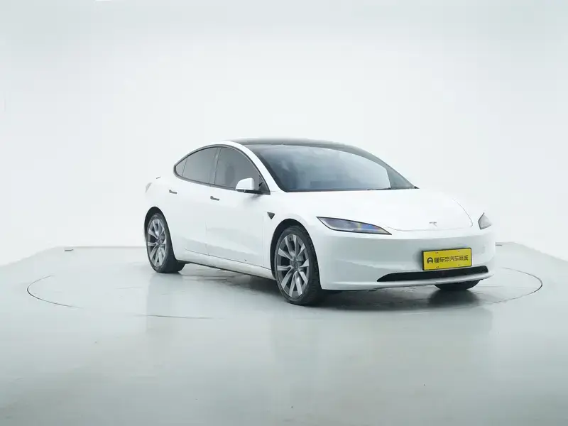 2023 Tesla Model 3 с пробегом 54 100 км