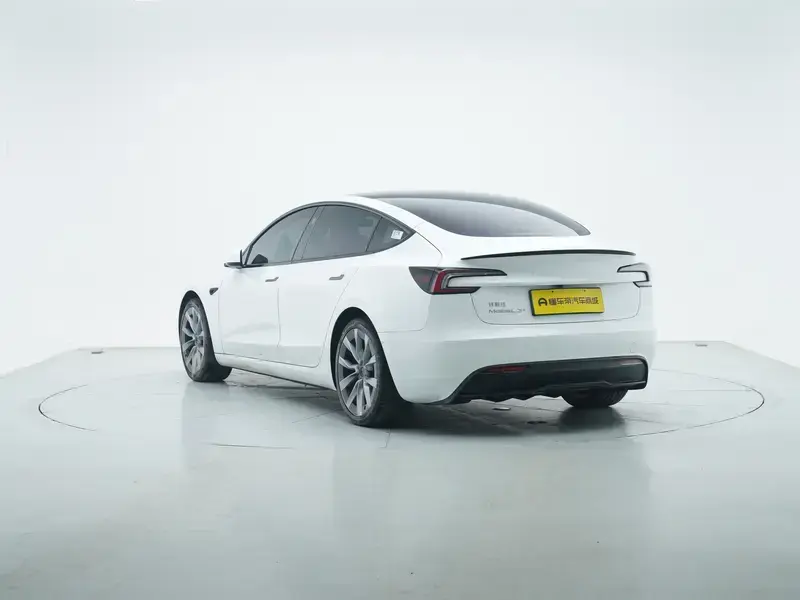 2023 Tesla Model 3 с пробегом 54 100 км