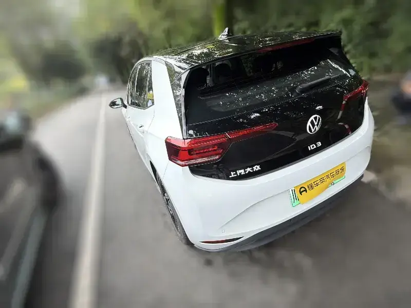 2025 Volkswagen ID.3 с пробегом 62 800 км