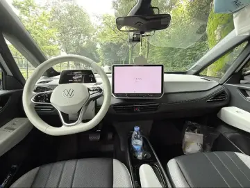 2025 Volkswagen ID.3 с пробегом 62 800 км
