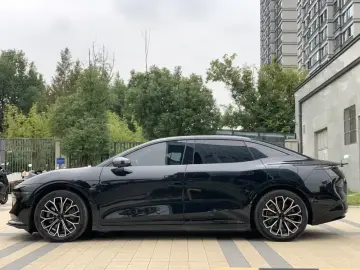 2024 Zeekr 007 с пробегом 50 000 км