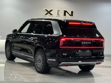 2025 Zeekr 9X с пробегом 100 км