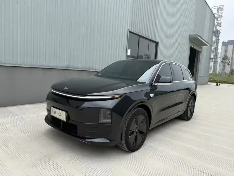 2025 Li Auto (Lixiang) L6 с пробегом 44 000 км