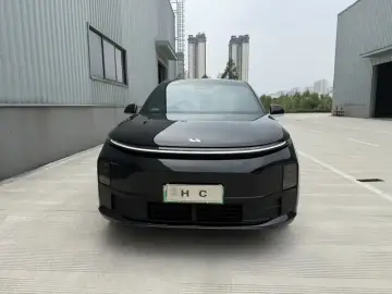 2025 Li Auto (Lixiang) L6 с пробегом 44 000 км