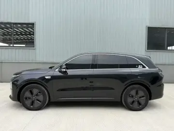 2025 Li Auto (Lixiang) L6 с пробегом 44 000 км