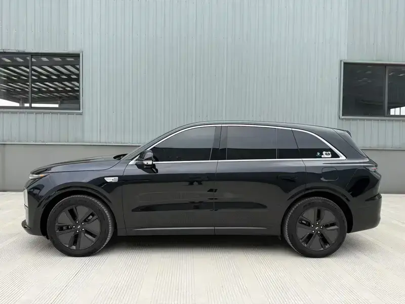 2025 Li Auto (Lixiang) L6 с пробегом 44 000 км