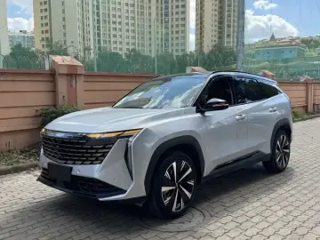 2023 Geely Boyue L с пробегом 30 000 км