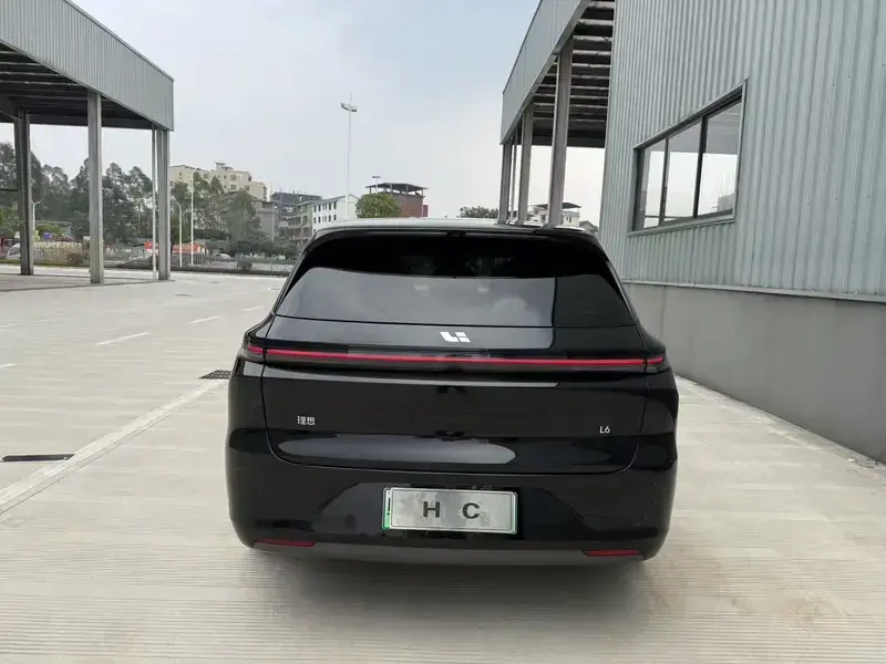 2025 Li Auto (Lixiang) L6 с пробегом 44 000 км