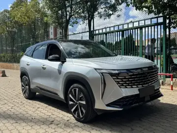 2023 Geely Boyue L с пробегом 30 000 км