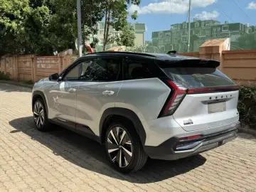 2023 Geely Boyue L с пробегом 30 000 км