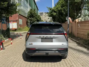 2023 Geely Boyue L с пробегом 30 000 км