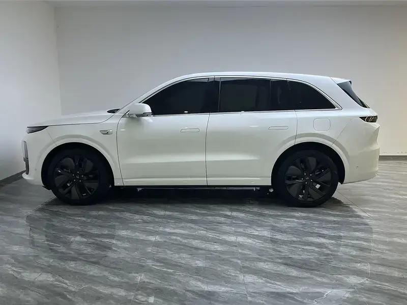 2024 Li Auto (Lixiang) L6 с пробегом 49 100 км