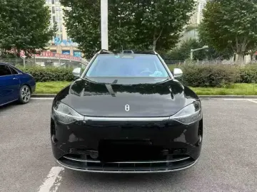 2024 Aito M9 с пробегом 23 000 км