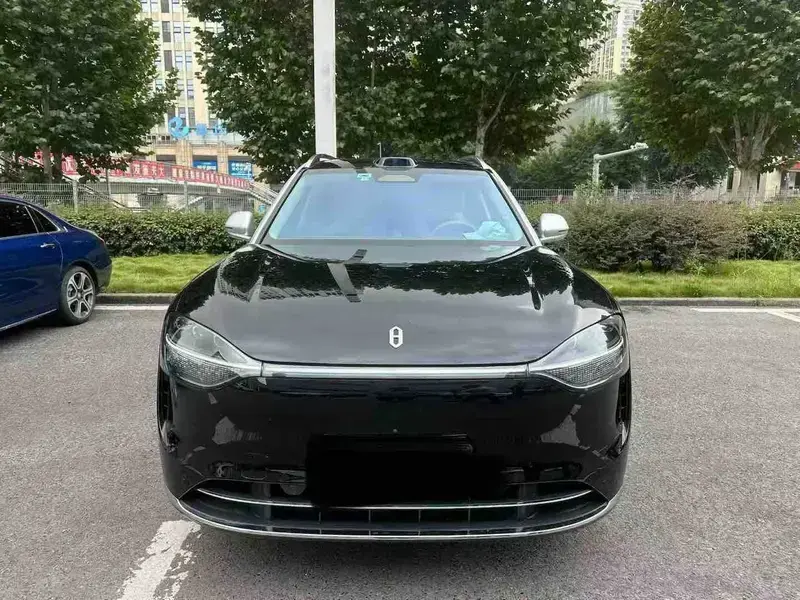2024 Aito M9 с пробегом 23 000 км