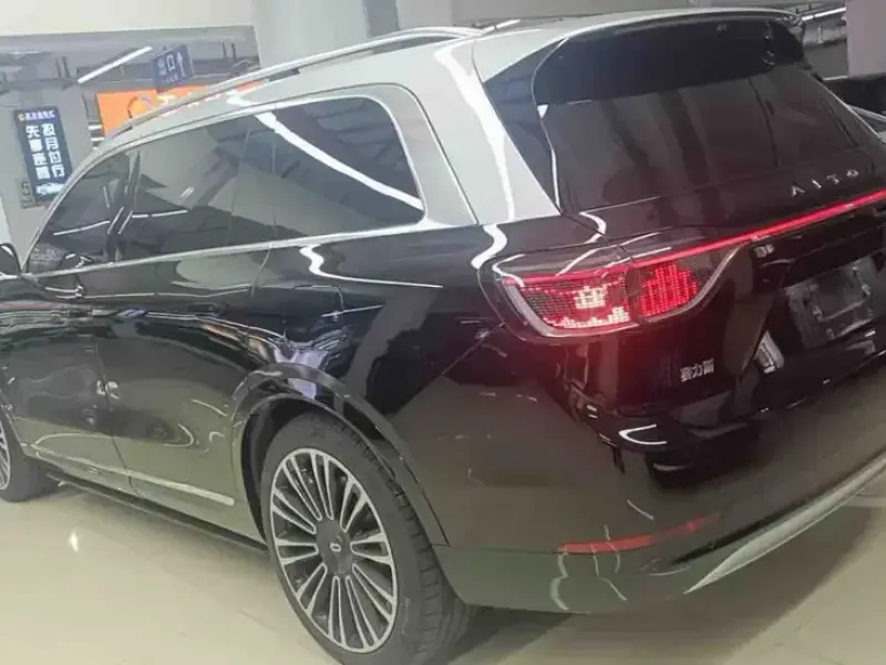 2024 Aito M9 с пробегом 23 000 км