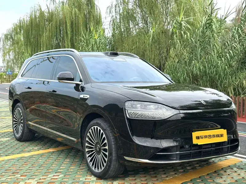 2025 Aito M9 с пробегом 20 000 км