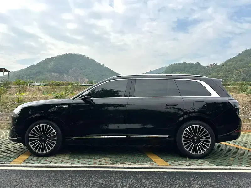 2025 Aito M9 с пробегом 20 000 км