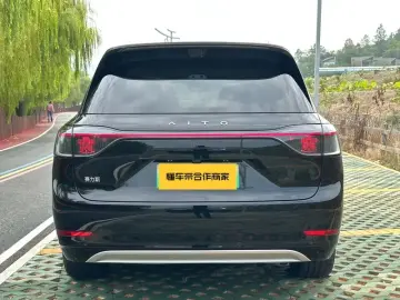 2025 Aito M9 с пробегом 20 000 км