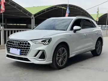 2023 Audi Q3 с пробегом 27 000 км