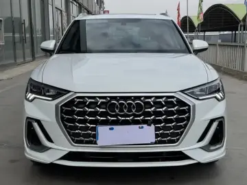 2023 Audi Q3 с пробегом 27 000 км