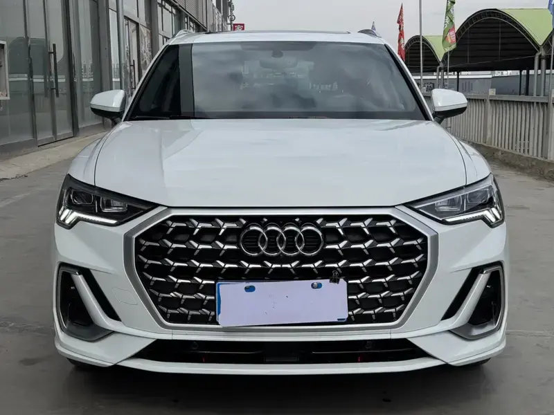 2023 Audi Q3 с пробегом 27 000 км