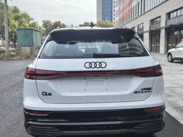 2023 Audi Q5 e-tron с пробегом 100 км