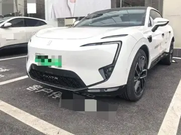 2025 Avatr 11 с пробегом 8 900 км