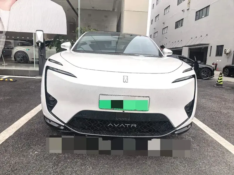 2025 Avatr 11 с пробегом 8 900 км