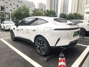 2025 Avatr 11 с пробегом 8 900 км