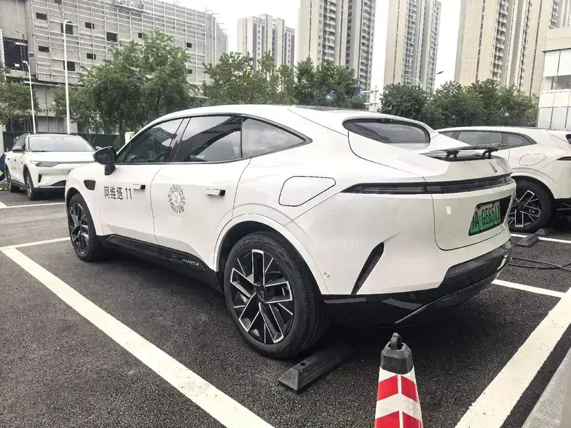 2025 Avatr 11 с пробегом 8 900 км