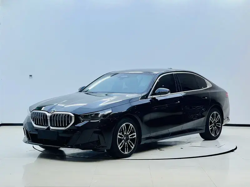 2025 BMW 5 серии с пробегом 18 000 км