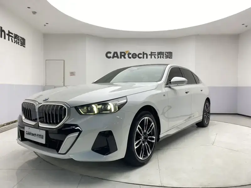 2024 BMW 5 серии с пробегом 22 000 км