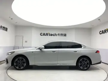 2024 BMW 5 серии с пробегом 22 000 км