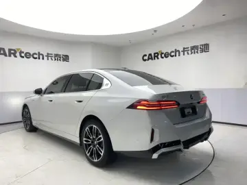 2024 BMW 5 серии с пробегом 22 000 км