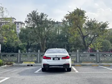 2023 BMW 5 серии с пробегом 46 000 км