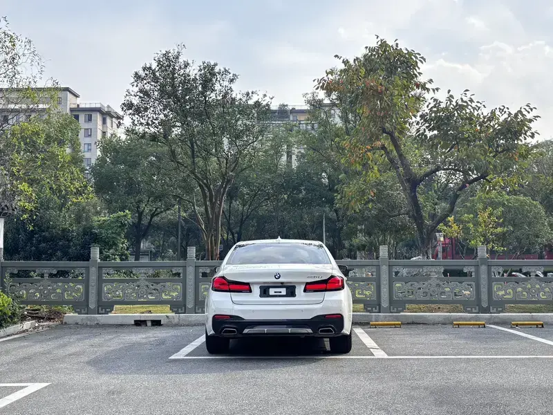 2023 BMW 5 серии с пробегом 46 000 км