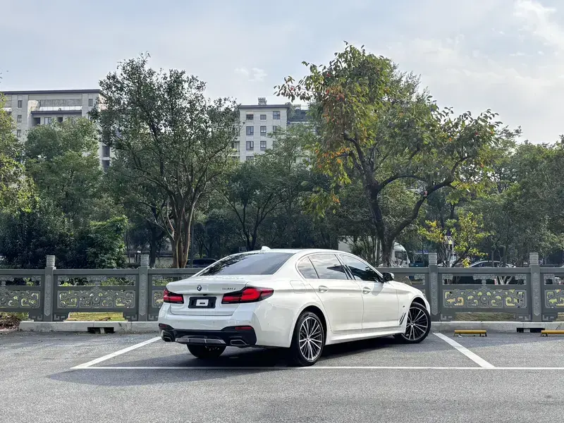 2023 BMW 5 серии с пробегом 46 000 км