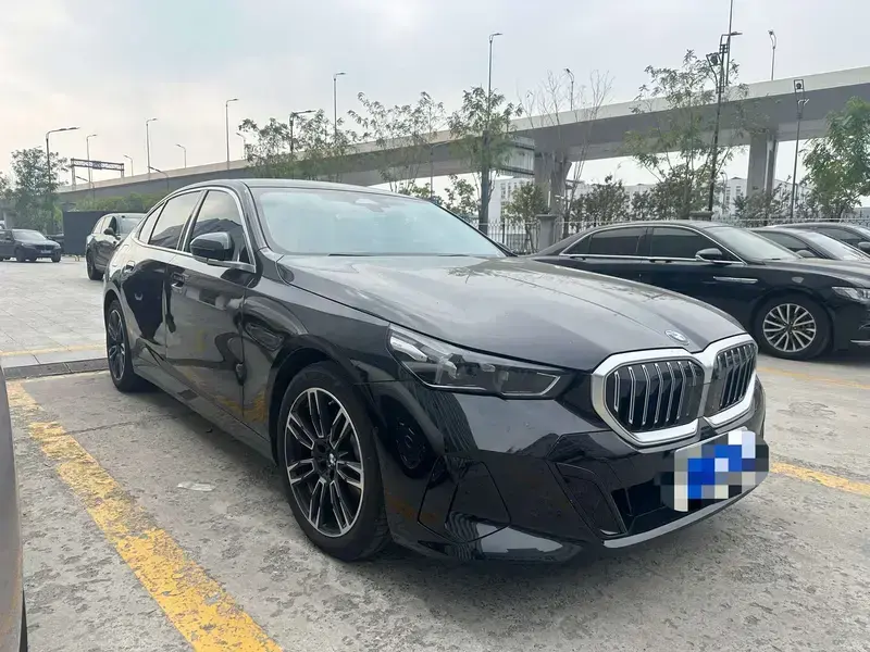 2026 BMW 5 серии с пробегом 4 800 км